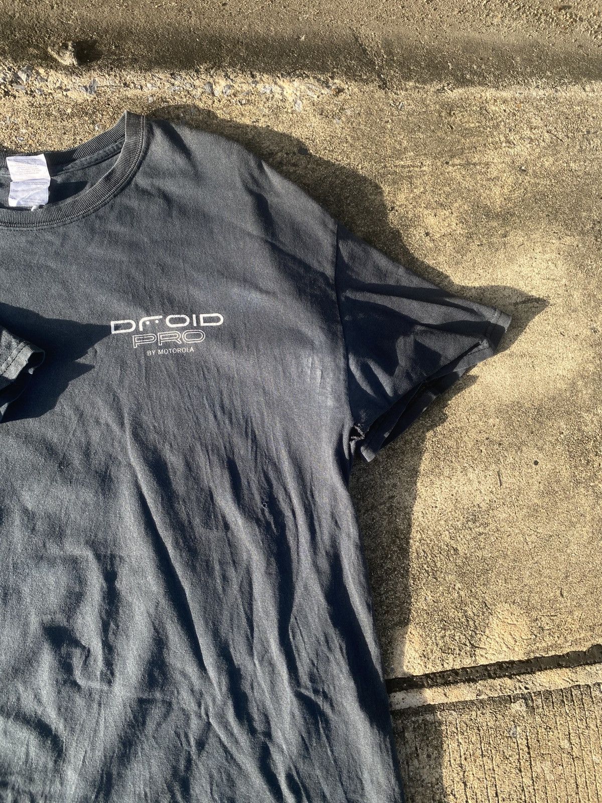 Vintage Motorola Droid Pro promo tee Size US XL / EU 56 / 4 - 8 Thumbnail