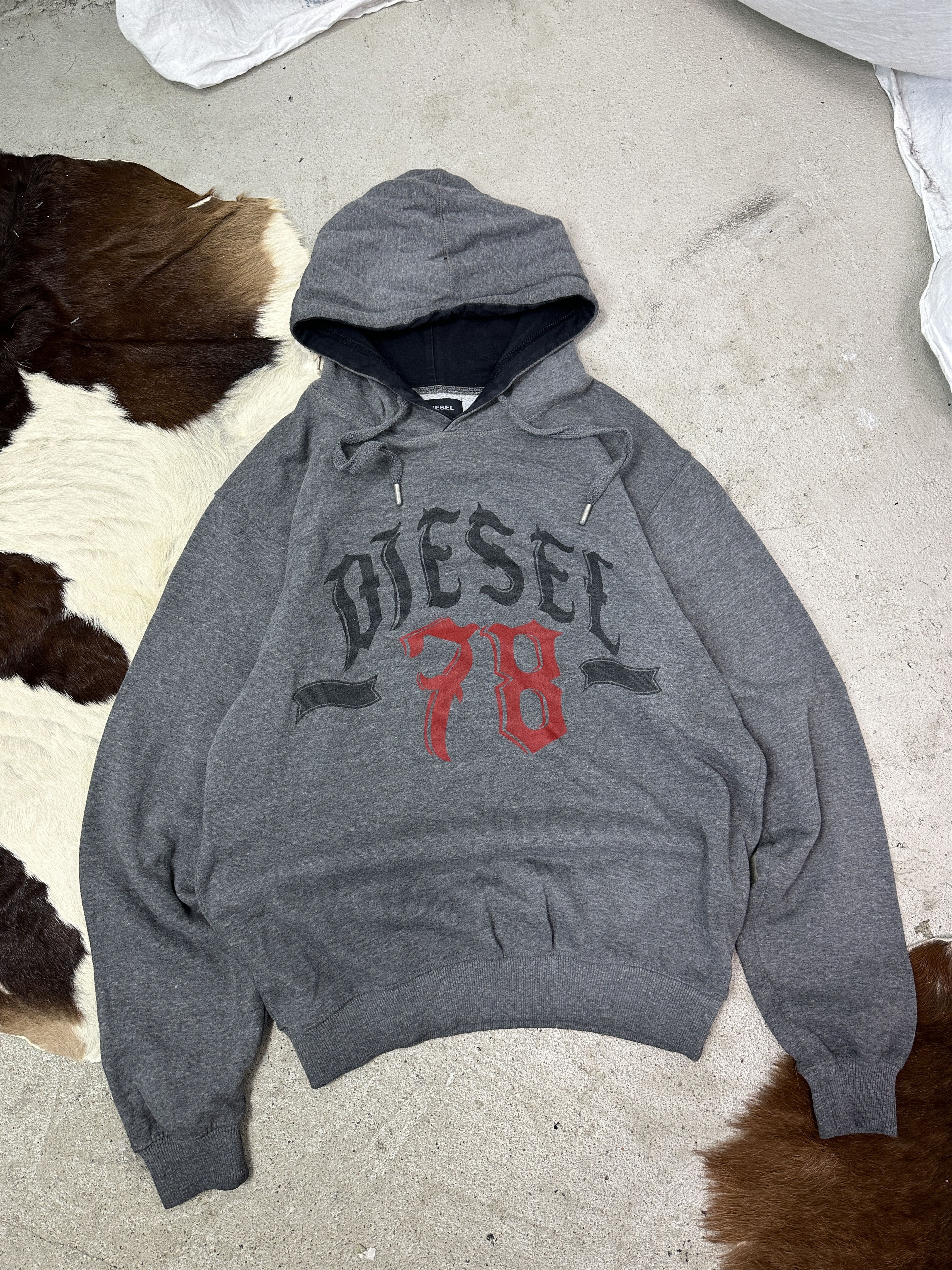 Diesel Vintage Streetwear Sporty Skater Diesel Hoodie Y2K Size US L / EU 52-54 / 3 - 1 Thumbnail