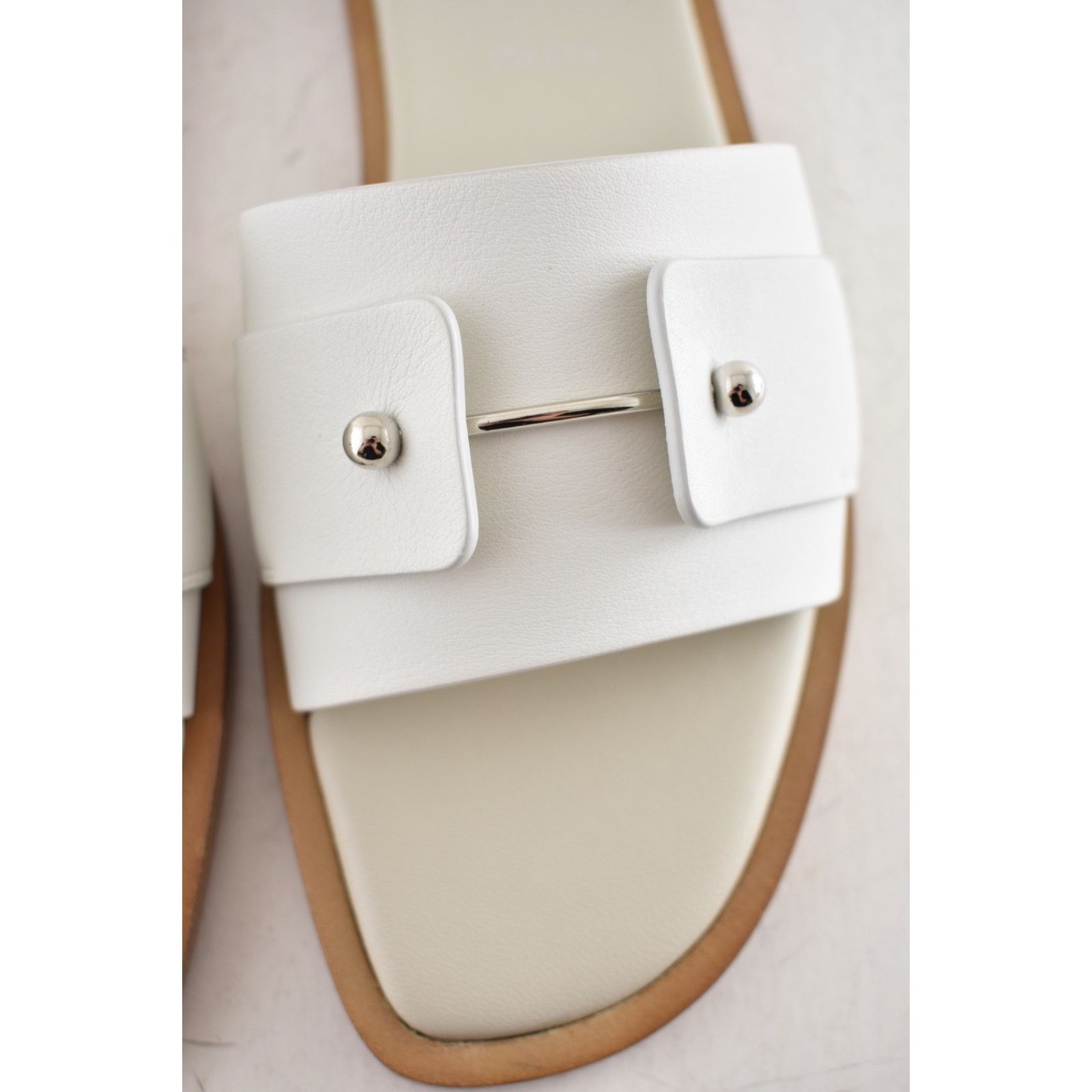 Christian Louboutin Christian Louboutin Chambelimule White Calf Leather Slide 36 Size US 6 / IT 36 - 8 Thumbnail