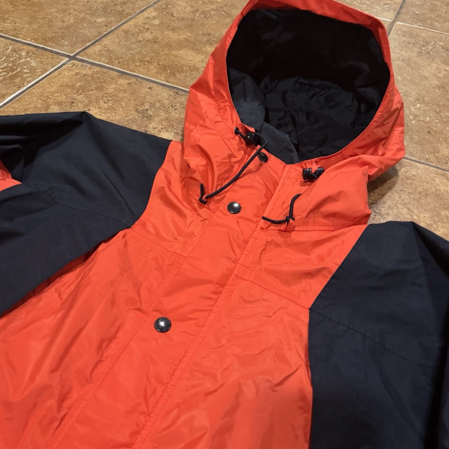 The North Face VINTAGE The North Face Mountain Light Gore-Tex Jacket Mens M USA Mango Orange VTG Rare Windbreaker Water Resistant Size US M / EU 48-50 / 2 - 3 Thumbnail