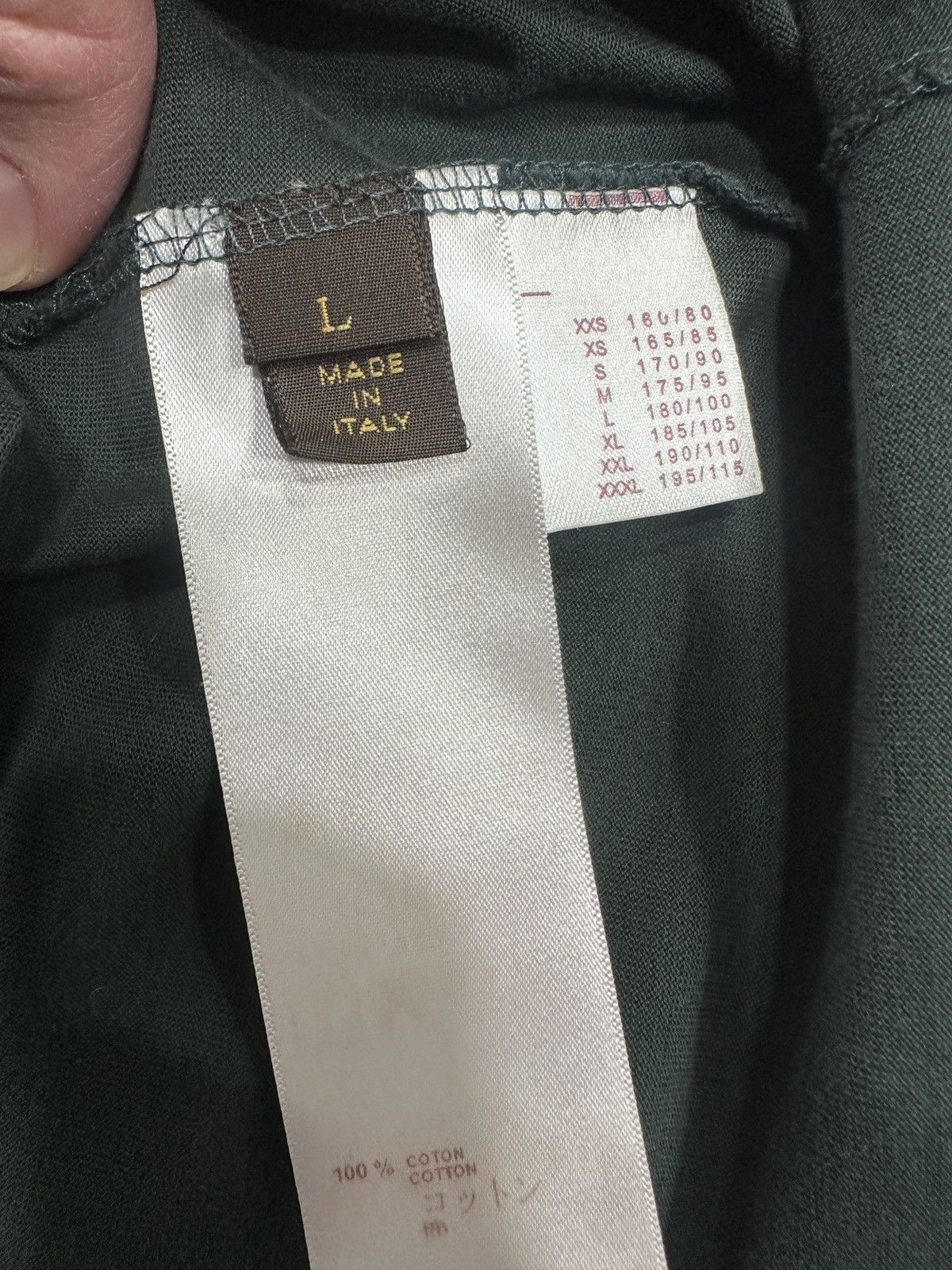 Louis Vuitton Louis Vuitton LV Tshirt Size L Green Like New Size US L / EU 52-54 / 3 - 4 Thumbnail