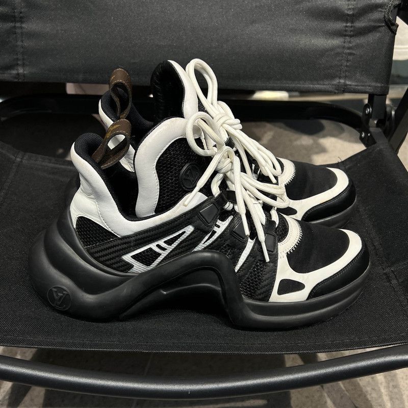 Louis Vuitton Louis Vuitton Black and White Sneakers - Size US 7.5 / EU 40-41 - 6 Thumbnail