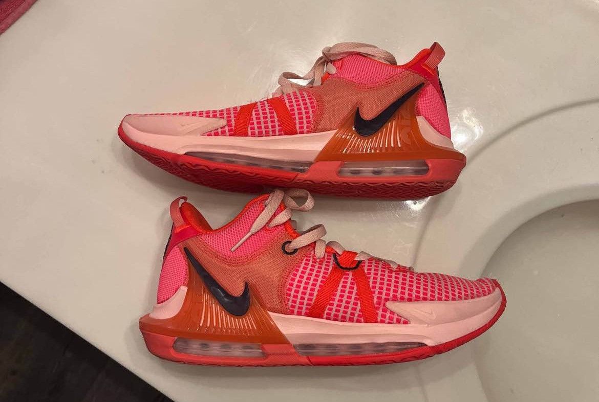 Nike LeBron Witness 7' Bright Crimson Size US 9.5 / EU 42-43 - 3 Thumbnail