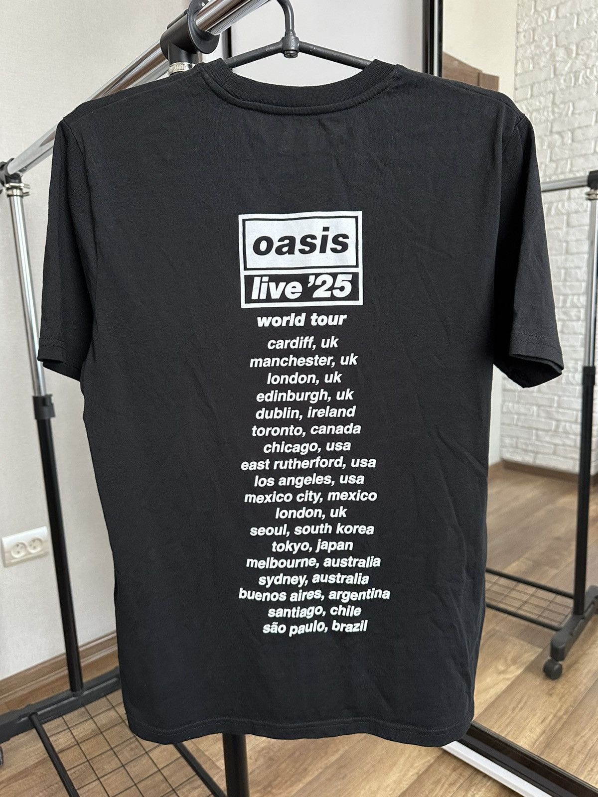 Band Tees Oasis Live 25 Band Tour T-Shirt Tee Vintage Size US S / EU 44-46 / 1 - 6 Thumbnail