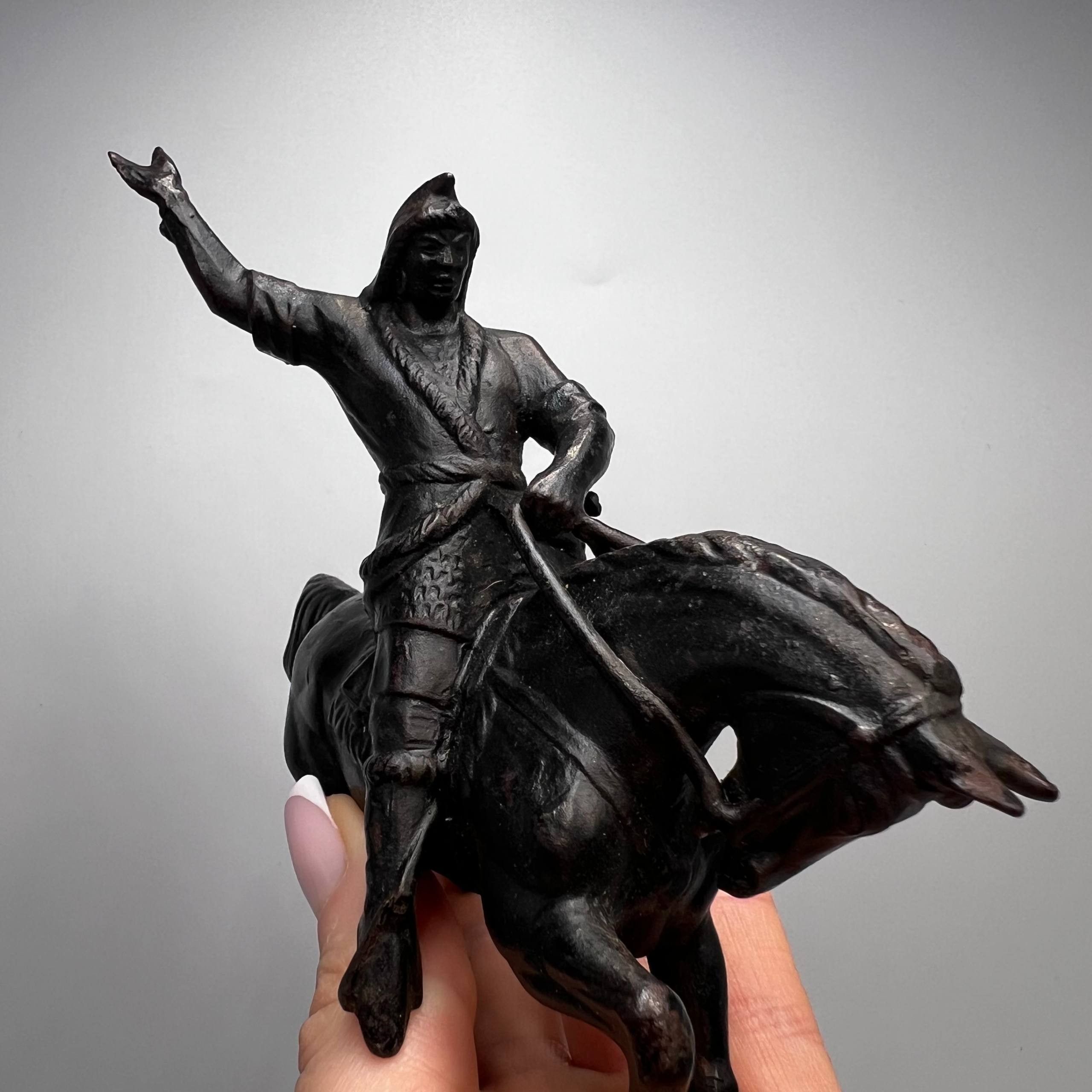 Vintage Vintage Cast Iron Horse Rider Figurine Warrior on Horse Size ONE SIZE - 3 Thumbnail