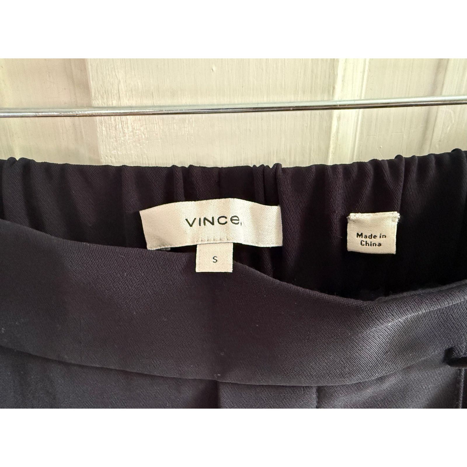 Vince Vince Black Jogger Pants Women’s Size 2 Performance EUC Size 26" / US 2 / IT 38 - 2 Thumbnail