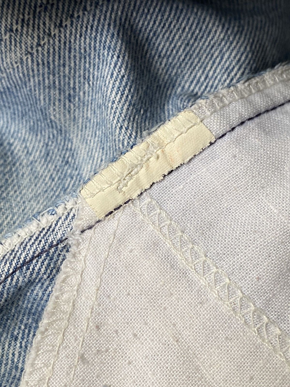Levi's DISTRESSED 1980s Levi’s 517 Bootcut Washed Blue Jeans Size US 33 - 16 Thumbnail