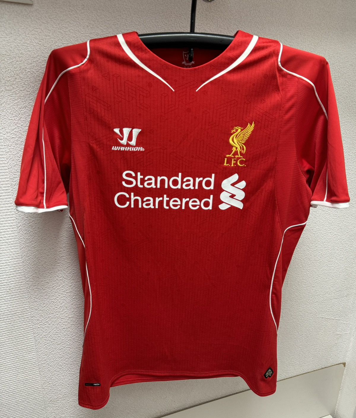 Warrior Warrior Liverpool soccer jersey Xl sz standard Chartered Size US XL / EU 56 / 4 - 1 Thumbnail