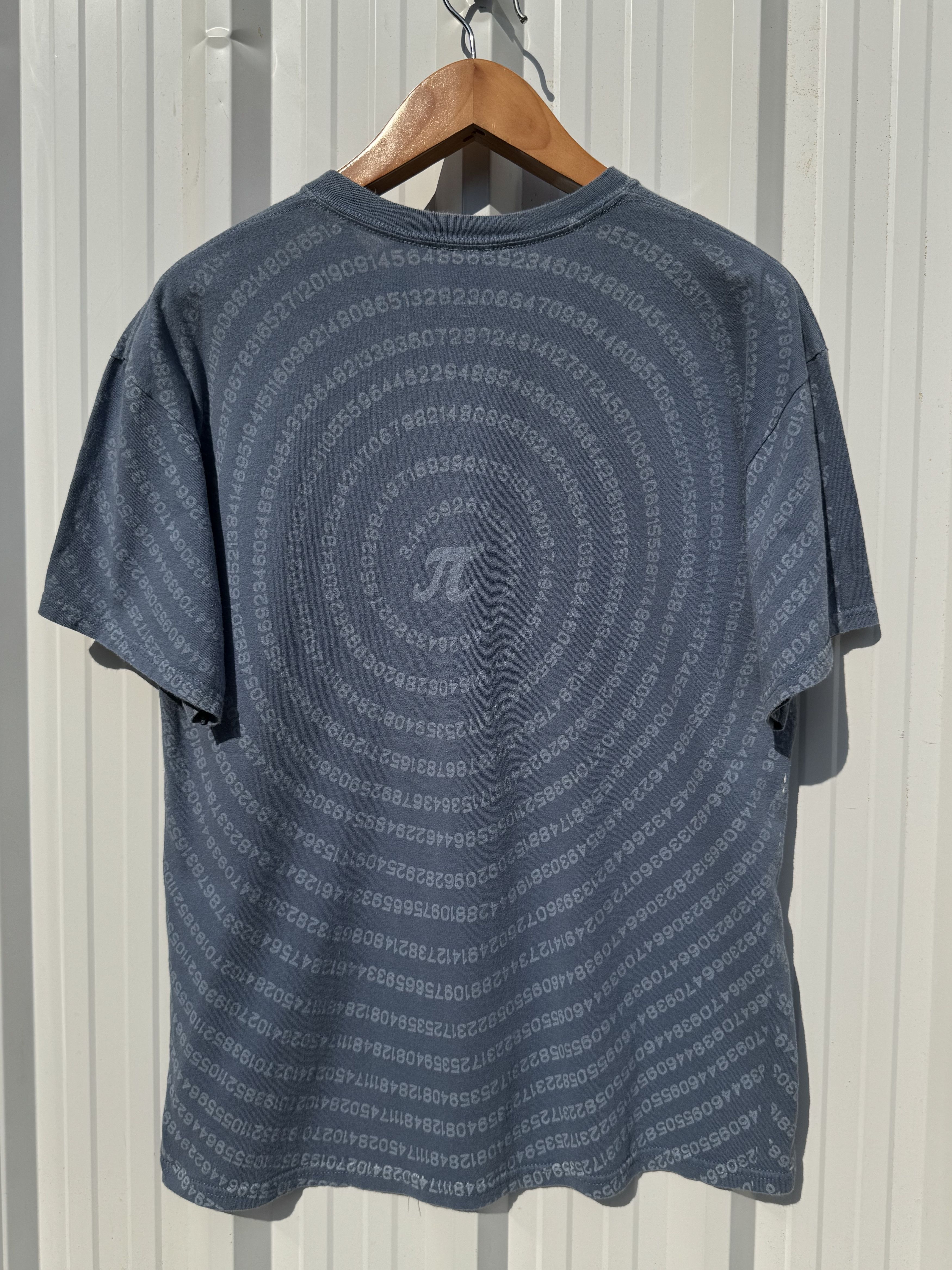 Vintage 💥Vintage 3.14 Spiral pi all over print 00s T-shirt Size US L / EU 52-54 / 3 - 2 Thumbnail