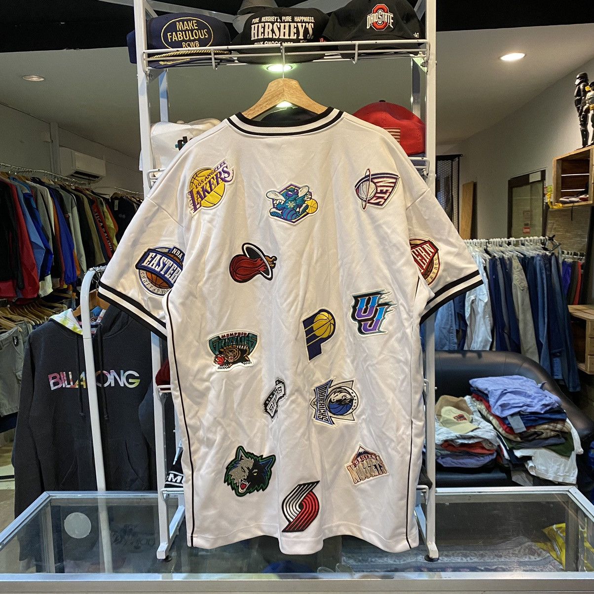 NBA × Vintage RARE🤯🤯Vintage NBA patchwork all over logo jerseys white Size US XXL / EU 58 / 5 - 2 Thumbnail