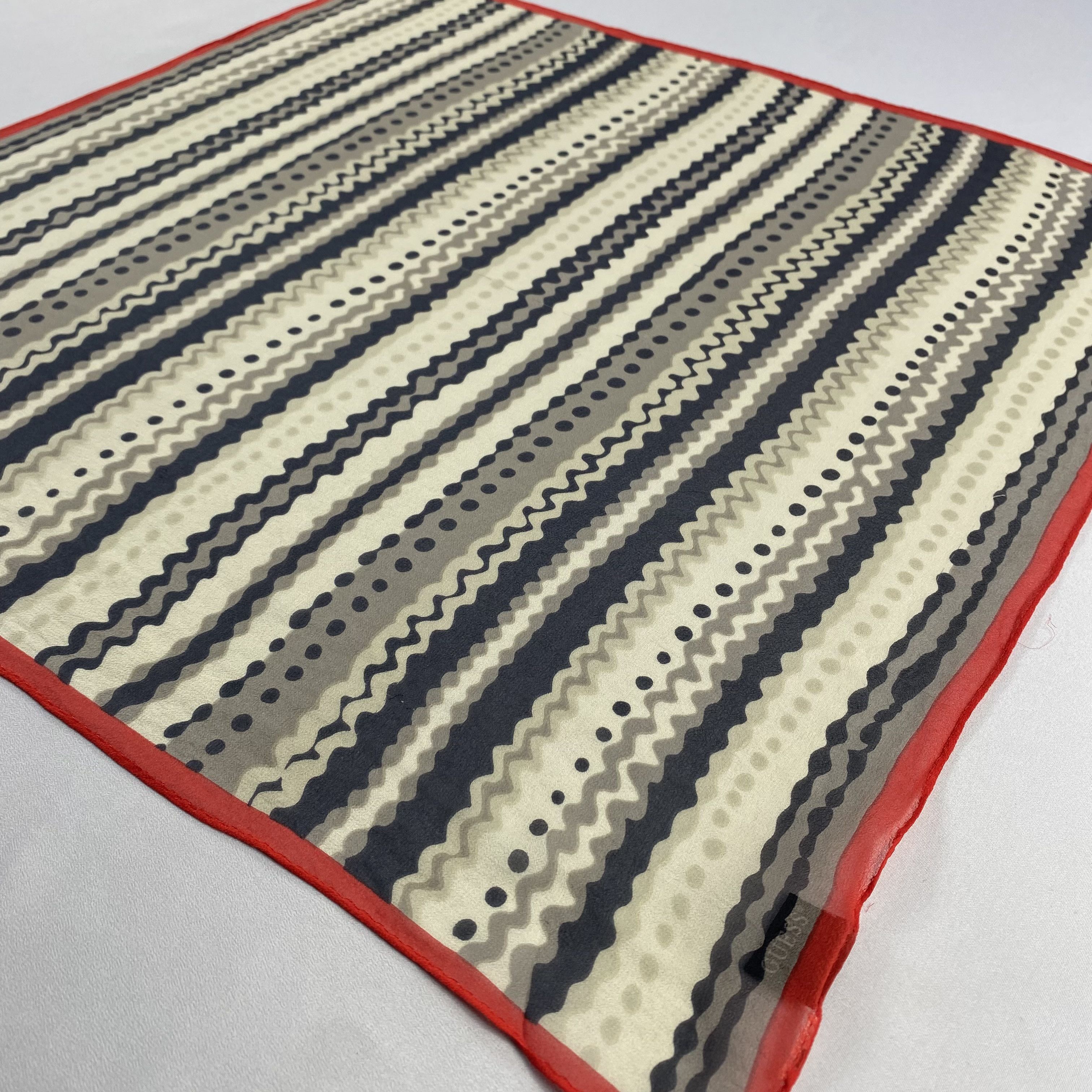 Guess × Vintage Guees Bandana/ Handkerchief / Neckerchief-P1863 Size ONE SIZE - 2 Thumbnail