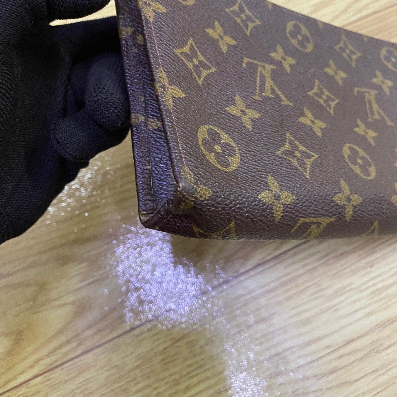 Louis Vuitton LV Monogram Clutch Vintage 1983 – ECLAIR Zip – France Size ONE SIZE - 5 Thumbnail