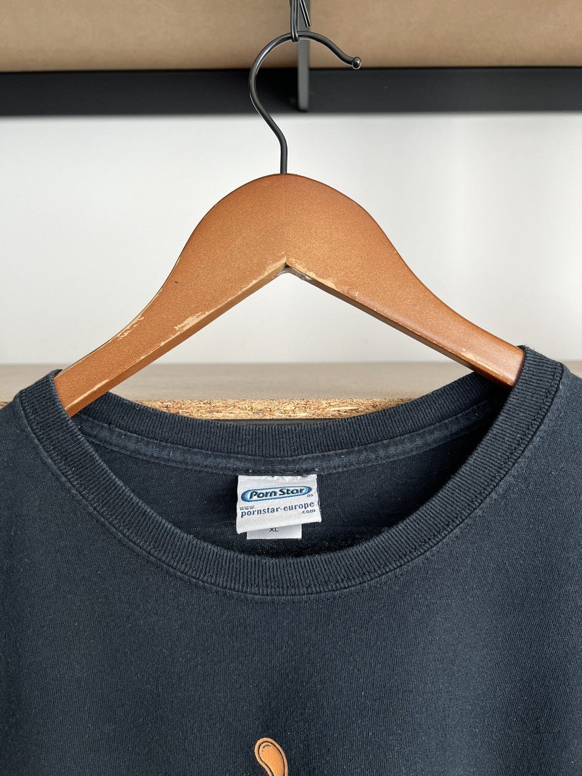 Vintage Vintage Porn Star Squeeze Hook-ups Black T-shirt Size US XL / EU 56 / 4 - 13 Thumbnail