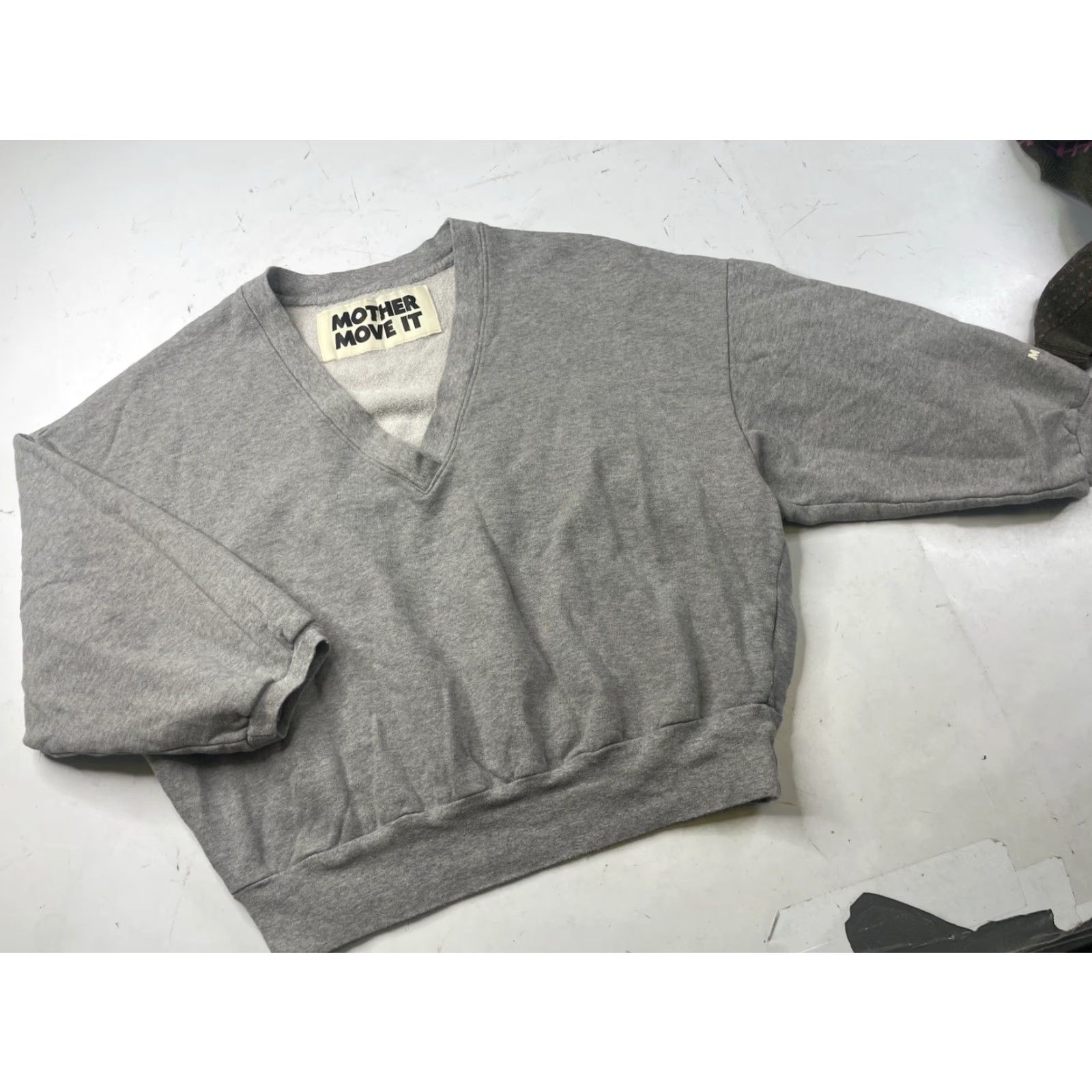MOTHER Mother Sweatshirt Womens M Pullover V-Neck Long Sleeve Gray Cotton Fleece All Seasons USA 3/4 Sleeve The Loosen Up Cropped Size M / US 6-8 / IT 42-44 - 2 Thumbnail