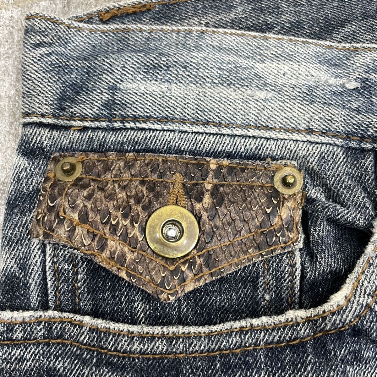 Japanese Brand × Leather × Vintage Vintage Japanese Brand Snake Leather Back Pocket wc348 Size US 34 / EU 50 - 8 Thumbnail