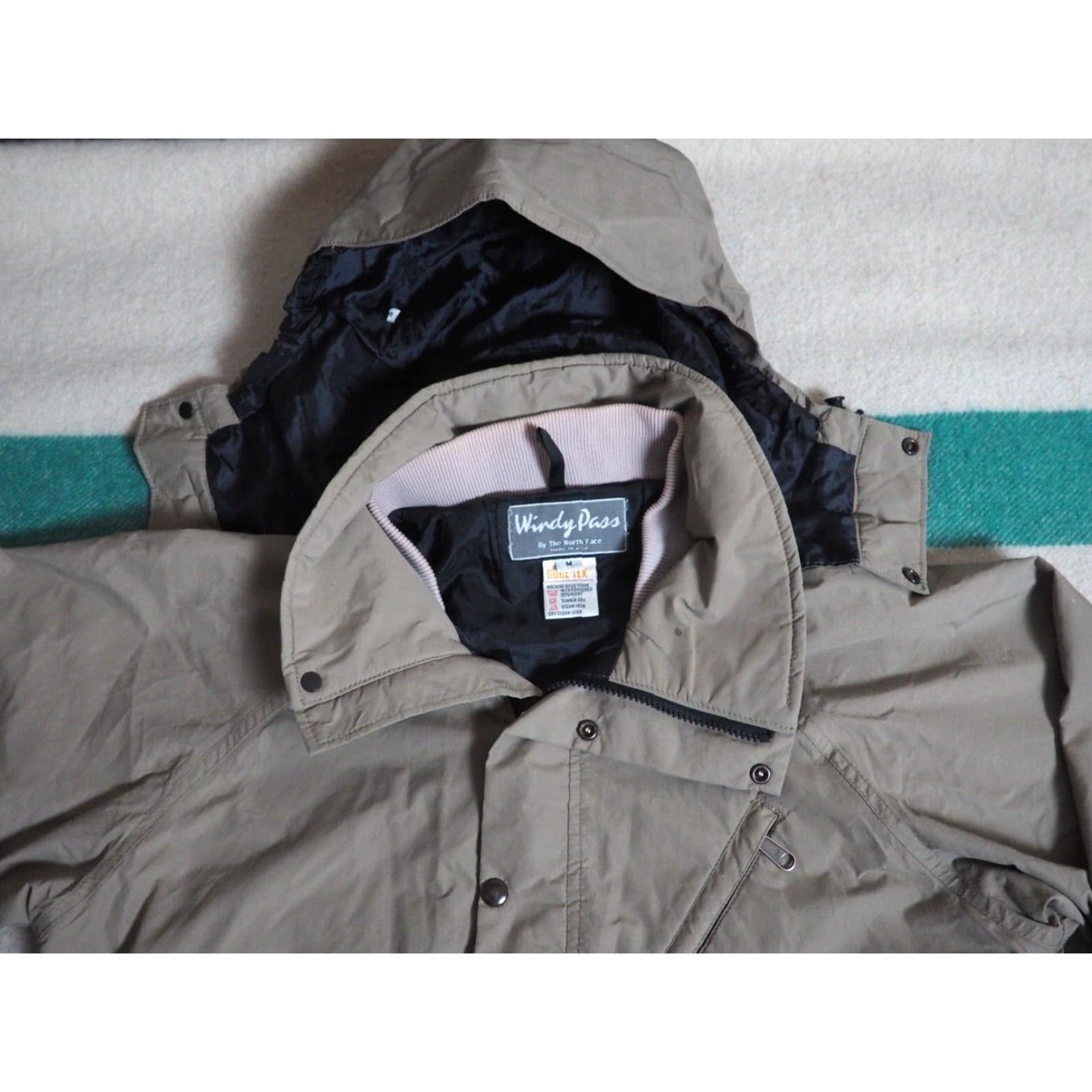 The North Face VTG 80s The North Face TNF Windy Pass Goretex GTX Beige Shell USA Jacket Mens M Size US M / EU 48-50 / 2 - 3 Thumbnail
