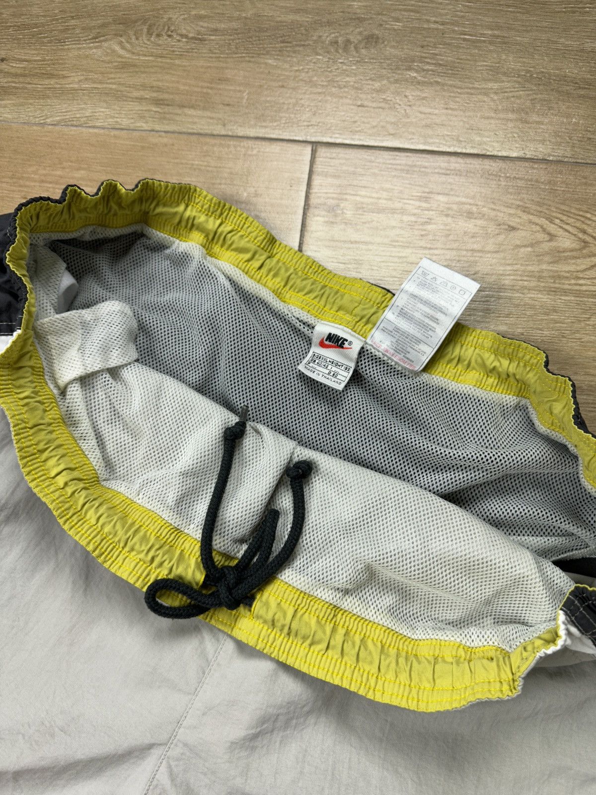 Nike × Vintage Vintage 90’s Nike Big Logo Nylon Shorts Size US 38 / EU 54 - 7 Thumbnail