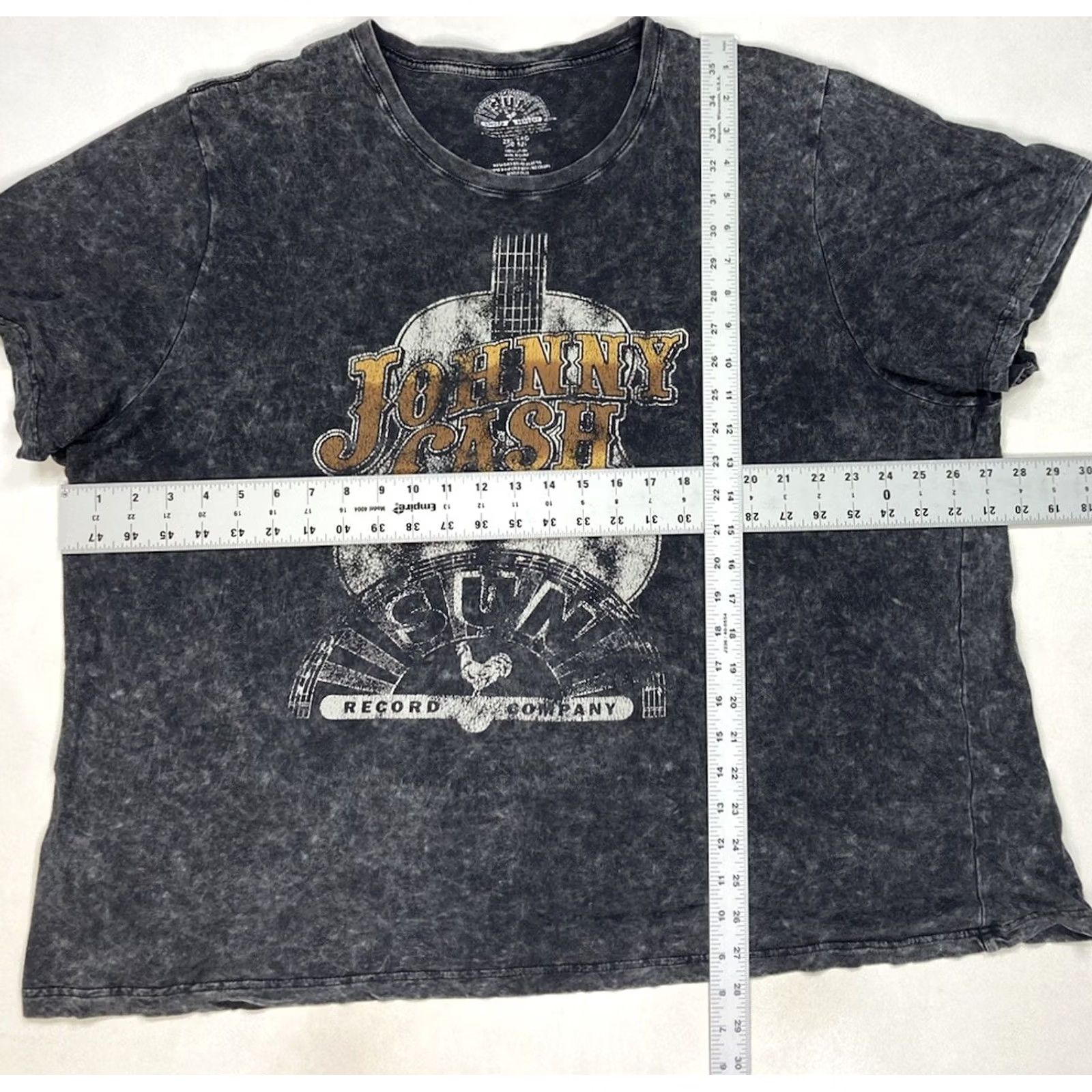 Vintage VINTAGE Johnny Cash Sun Record Company Graphic T-shirt Women XXL Black Acid Wash Music Shirt Size XXL / US 16-18 / IT 52-54 - 5 Thumbnail