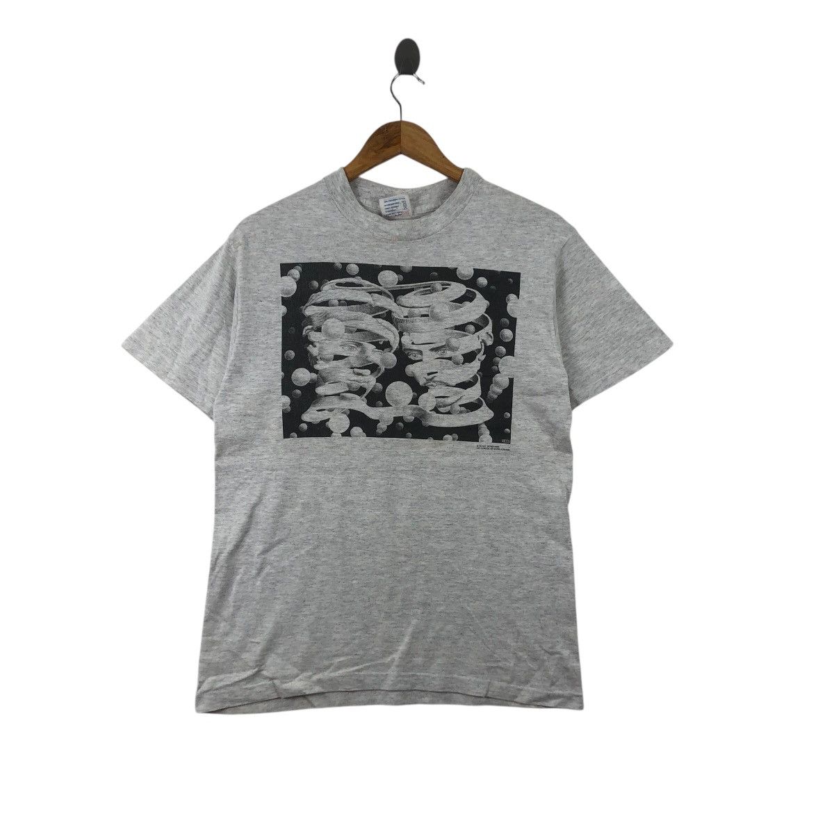 Vintage Vintage 1990 M.C. ESCHER Bond Of Union Lithograph Tee Shirt Size US M / EU 48-50 / 2 - 1 Thumbnail