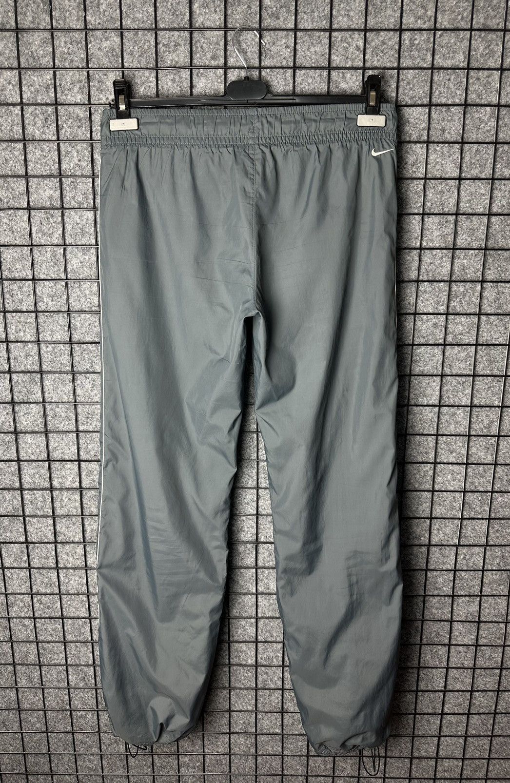 Nike Nike Sportswear Drawstring Hem Nylon Jogger Pants Size M Size 30" / US 8 / IT 44 - 1 Thumbnail