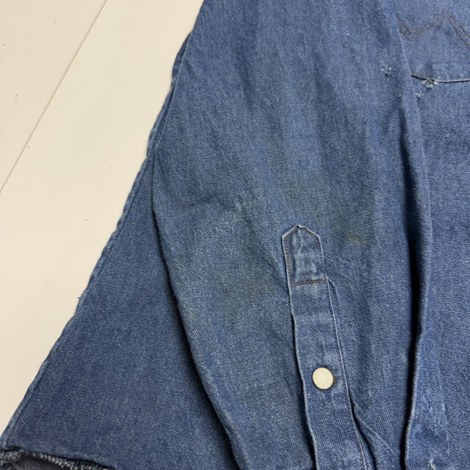 Wrangler Vintage Wrangler Denim Pearl Snap Shirt Mens XL 26x31 Long S Size US XL / EU 56 / 4 - 6 Thumbnail