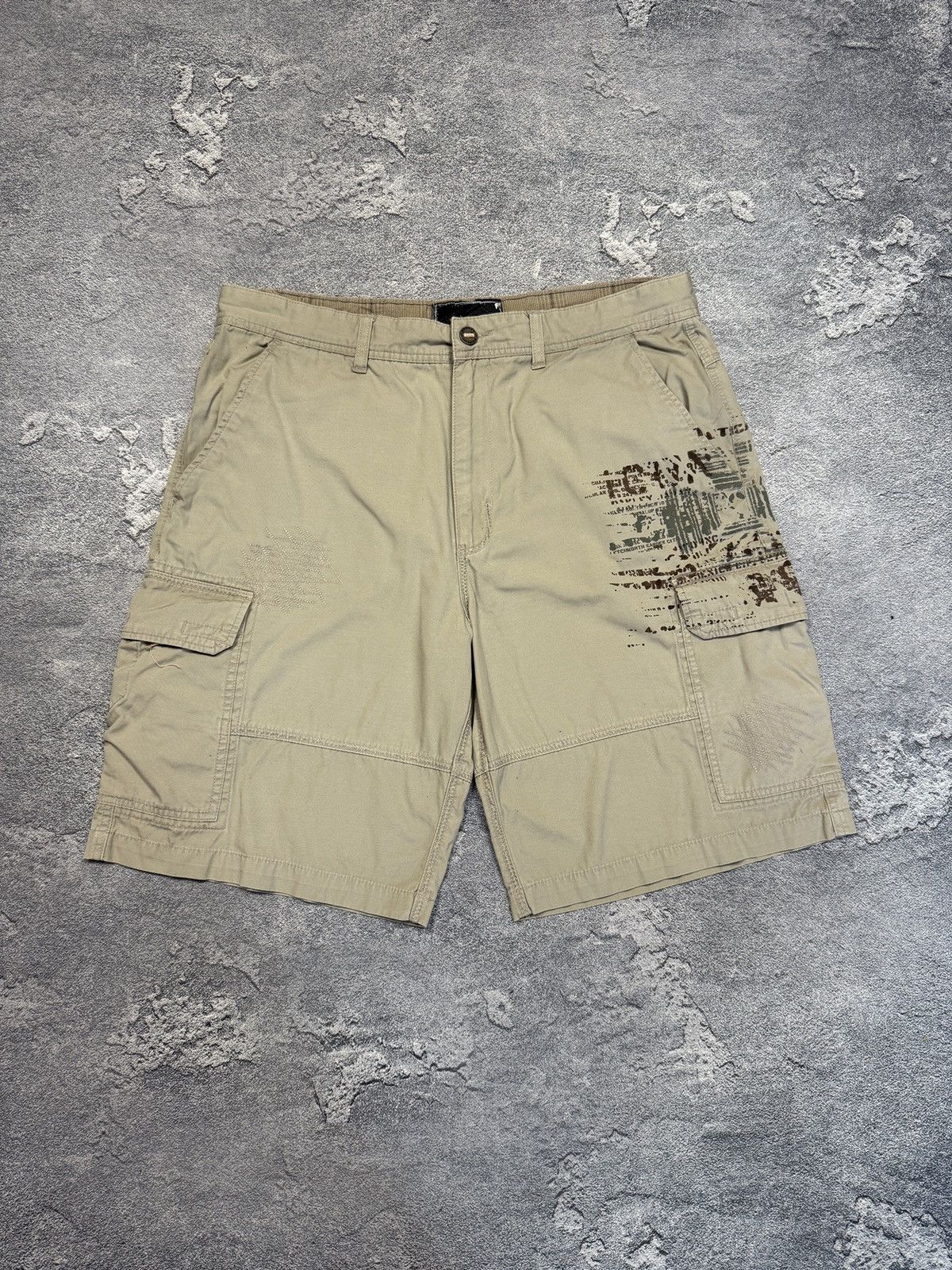 Oakley × Vintage Vintage Oakley distressed cargo Y2K shorts Size US 38 / EU 54 - 1 Thumbnail