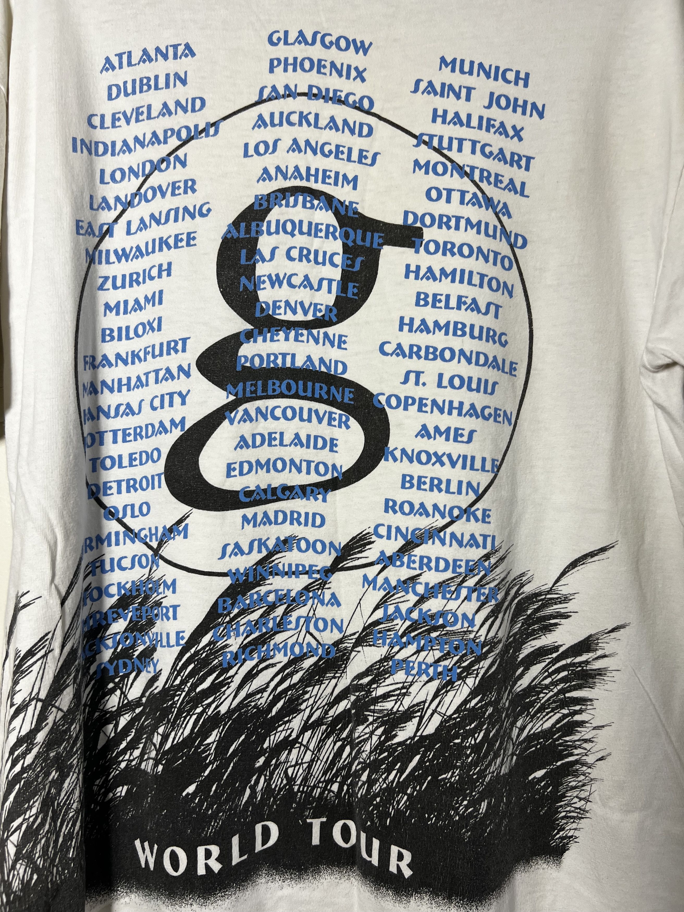 Vintage Vintage 1996 Garth Brooks World Tour Double Sided T-Shirt Size US L / EU 52-54 / 3 - 6 Thumbnail