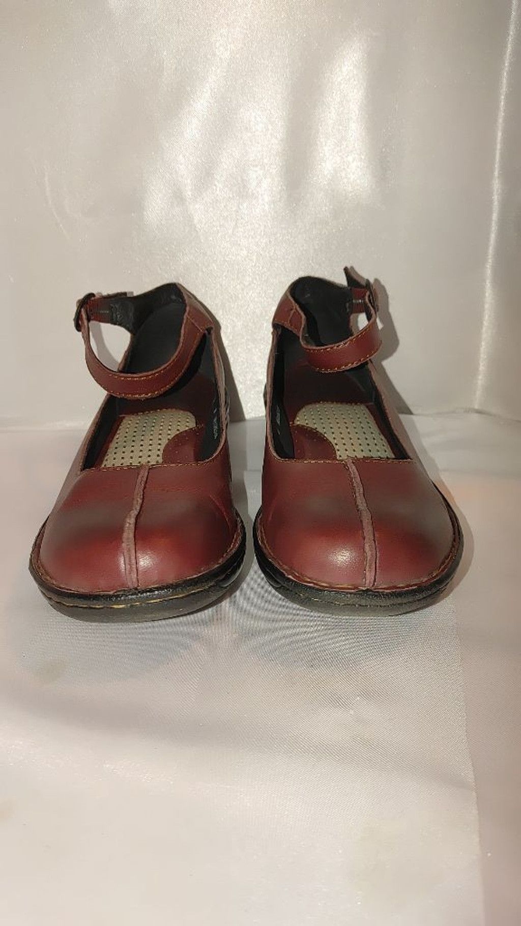 Born Born Burgundy Leather Mary Jane Size 7.5 NWOT Size US 7.5 / IT 37.5 - 4 Thumbnail