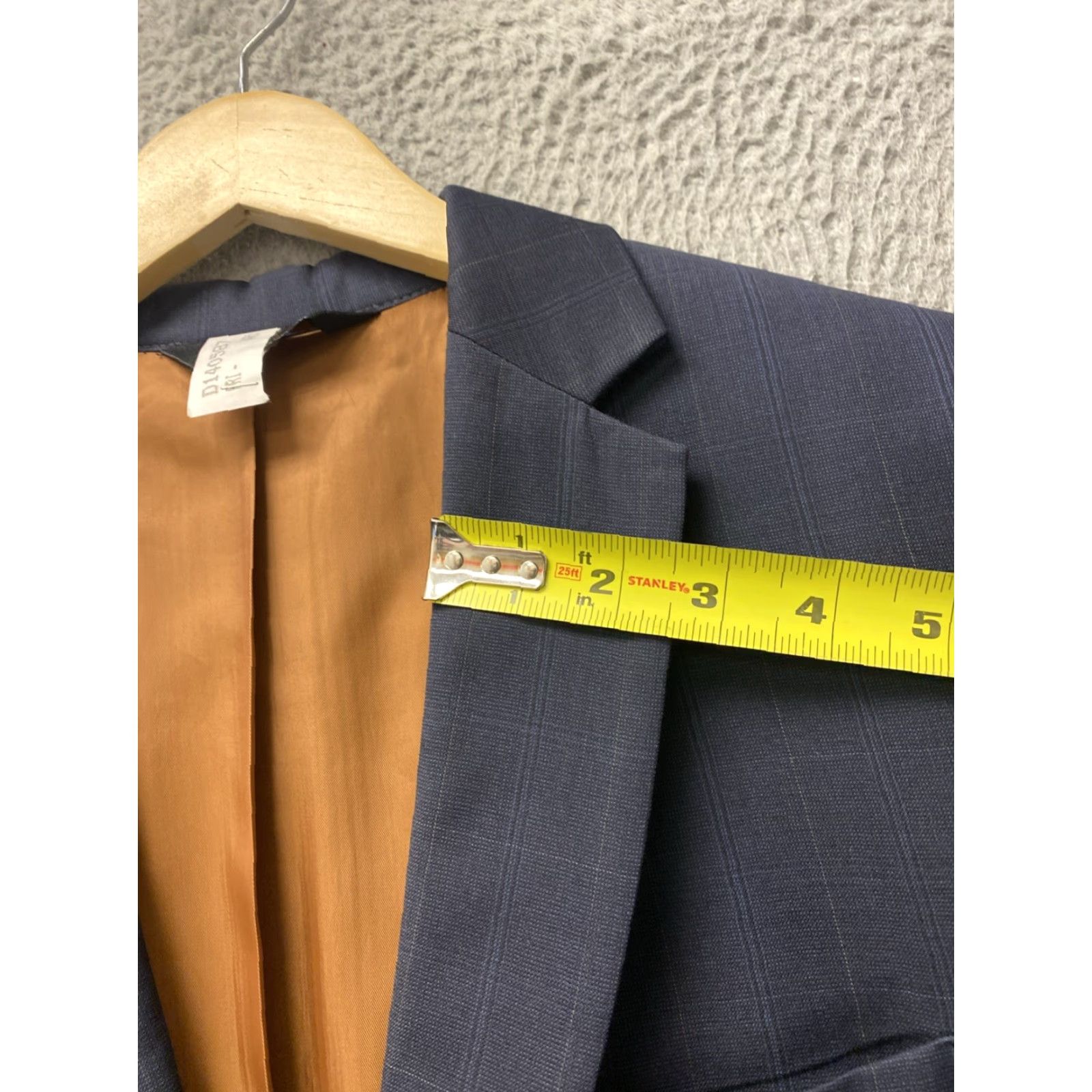 Jos. A. Bank Jos. A. Bank Wool Blazer Jacket Men’s 40R Dark Gray Plaid 4-Button Sleeve Notch Lapel Single-Breasted Double-Vented Blazer Mens Size 40R - 7 Thumbnail