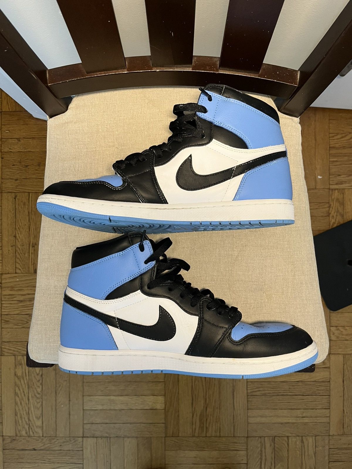 Jordan Brand Jordan 1 Retro High OG UNC Toe Size US 13 / EU 46 - 2 Thumbnail