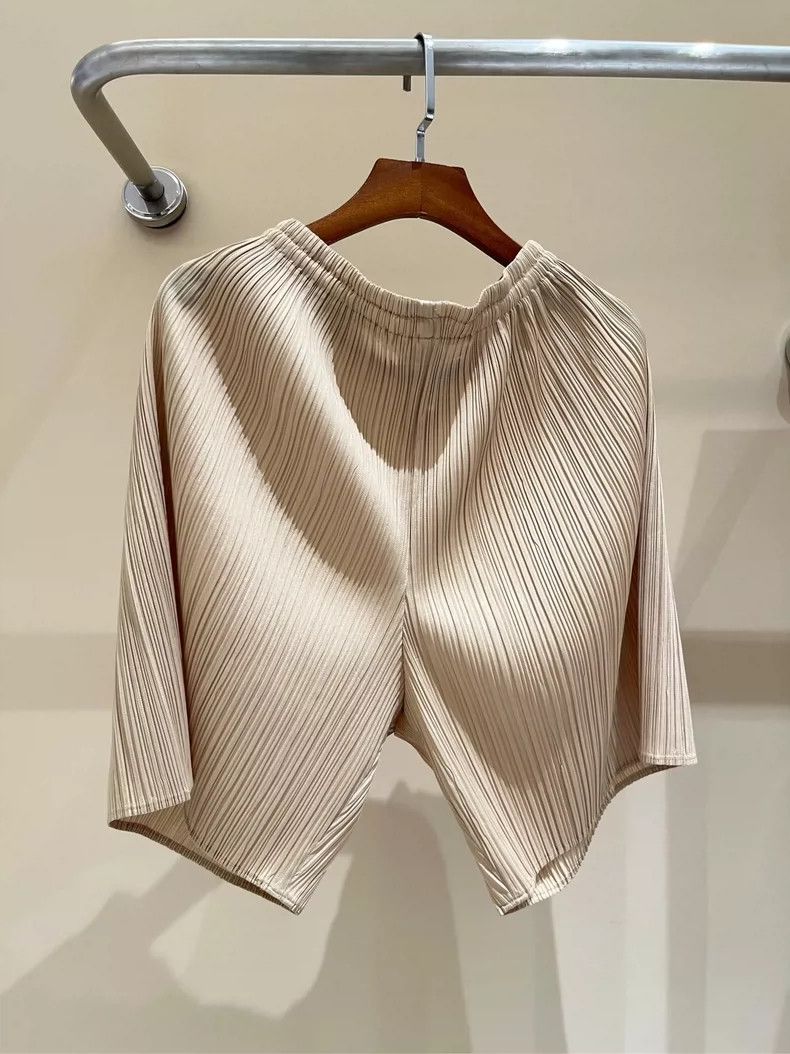 Issey Miyake issey miyake size:m Champagne gold shorts 2505-Nextarrow Size 42" / US 20 - 1 Thumbnail