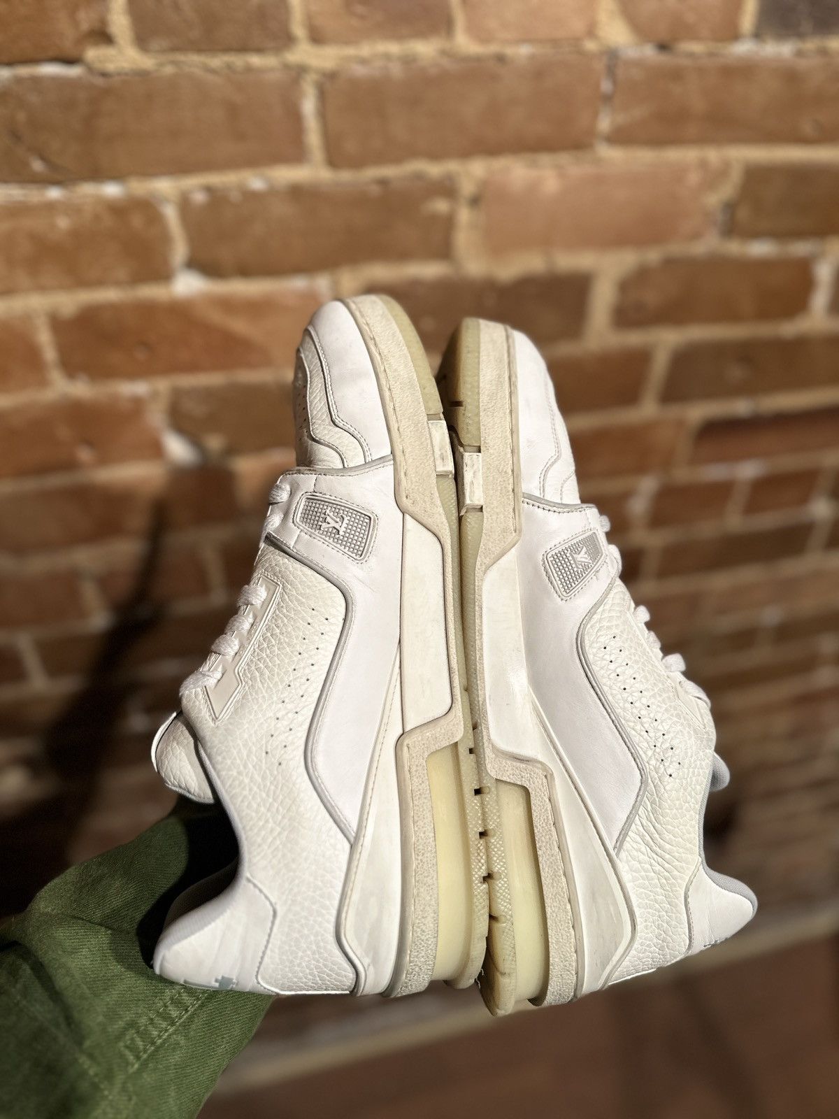 Louis Vuitton Louis Vuitton Signature Trainers Size US 11.5 / EU 44-45 - 3 Thumbnail