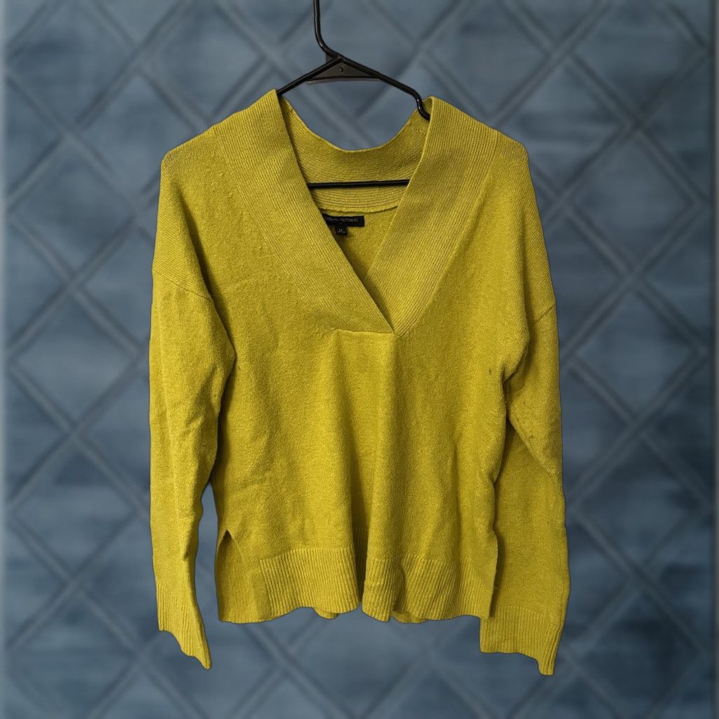 Banana Republic Banana Republic Sweater Teens M Bright Yellow Cotton Blend V-Neck Pullover Long Sleeve Size US M / EU 48-50 / 2 - 1 Thumbnail