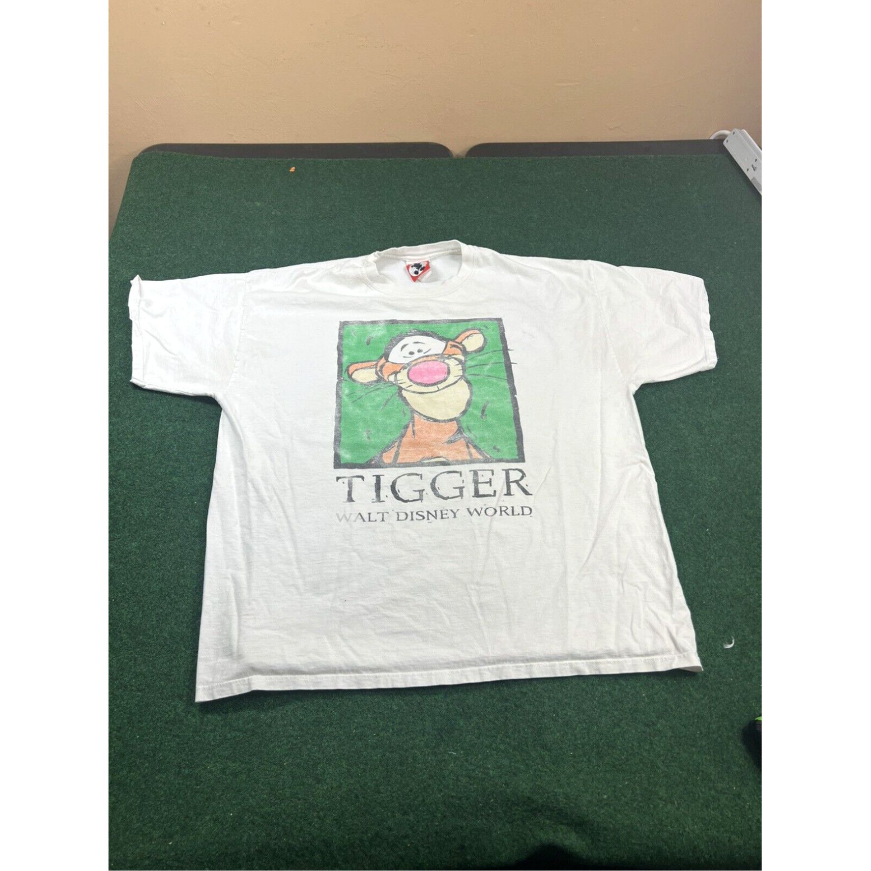Disney VINTAGE 90s Tigger Walt Disney T-Shirt Winne Pooh Big Face Size 2XL Rare VTG Size US XXL / EU 58 / 5 - 1 Thumbnail