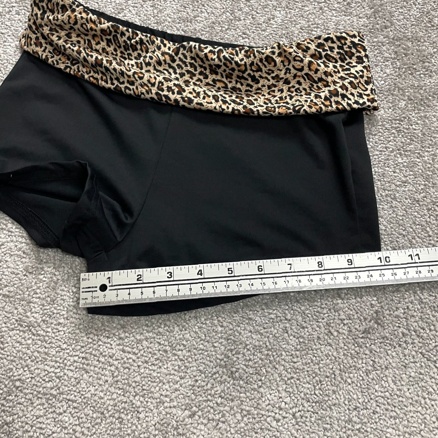 Shein SheIn Compression Shorts Women M Black Leopard Athletic Running 27x2 Pockets Breathable Lightweight Size 32" / US 10 / IT 46 - 6 Thumbnail