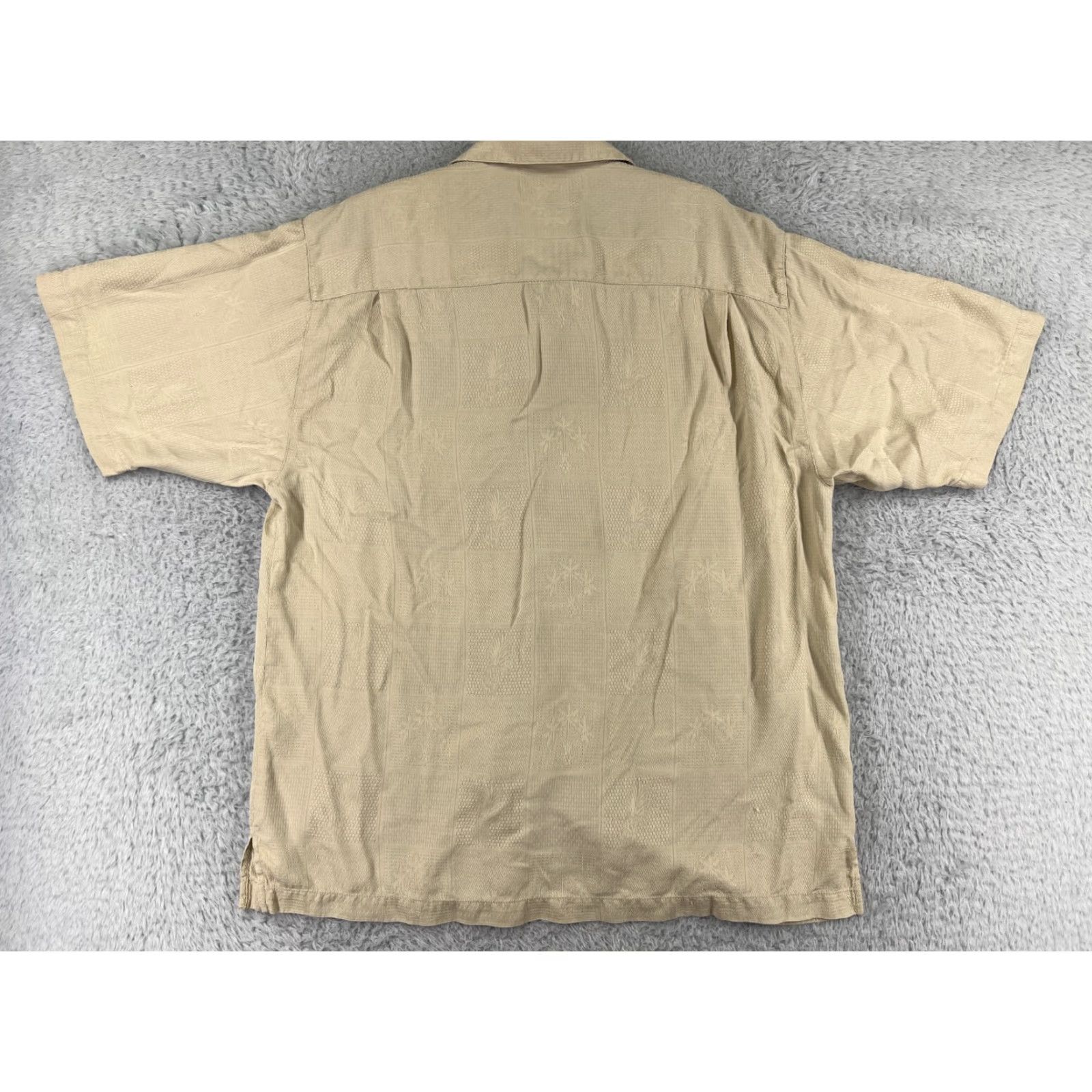 Tommy Bahama VINTAGE Tommy Bahama Shirt Mens Large Beige Palm Tile Pattern Silk Hawaiian Button Up Size US L / EU 52-54 / 3 - 2 Thumbnail