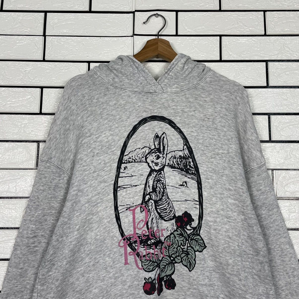 Uniqlo Uniqlo Petter Rabbit Pullover Hoodie Size US L / EU 52-54 / 3 - 11 Thumbnail