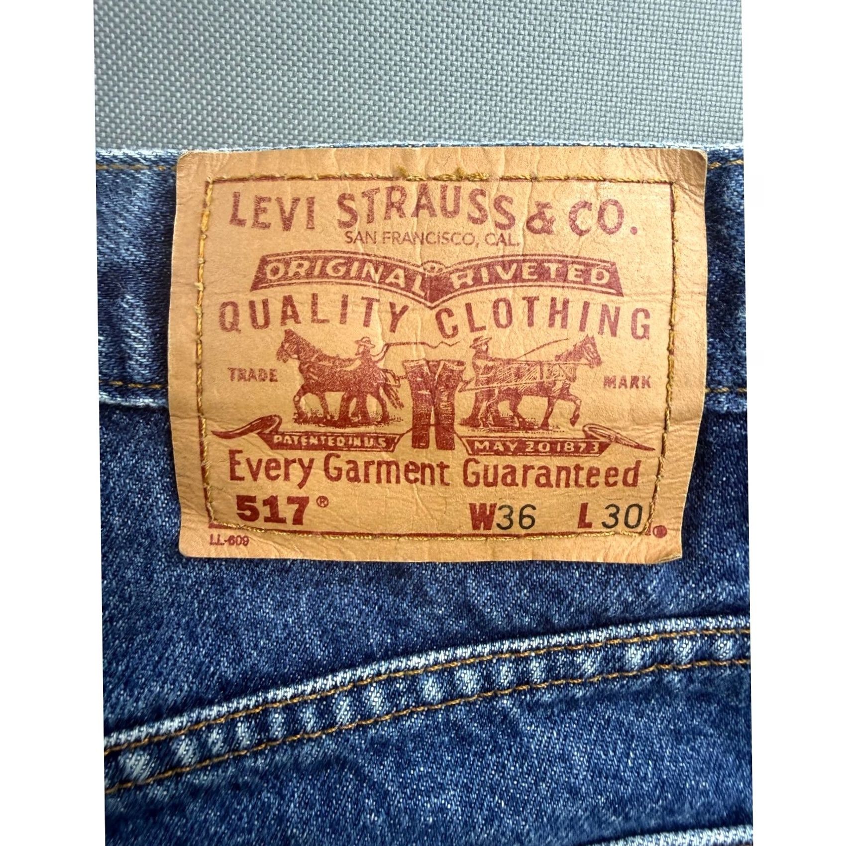 Levi's VINTAGE Levi'S Jeans Mens 35 Blue Bootcut Denim 34x30 Size US 35 - 4 Thumbnail