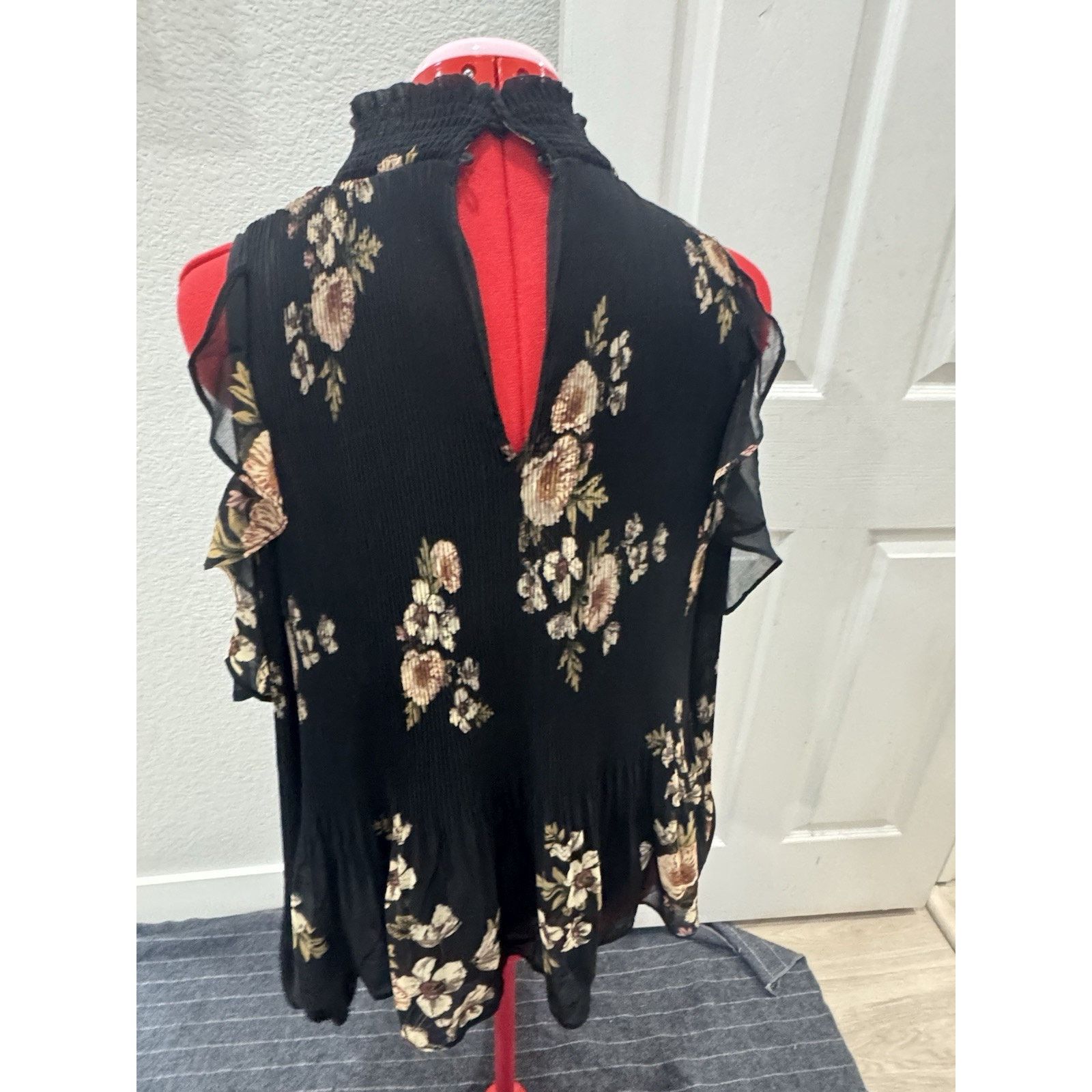 ASTR The Label ASTR The Label Black And Pink Floral Blouse Cottagecore Size L / US 10 / IT 46 - 2 Thumbnail