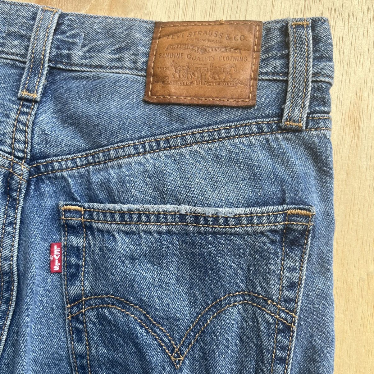 Levi's LEVIS HIGH LOOSE FLARE DISTRESSED DENIM VINTAGE 70s 80s 90s Size US 29 - 6 Thumbnail