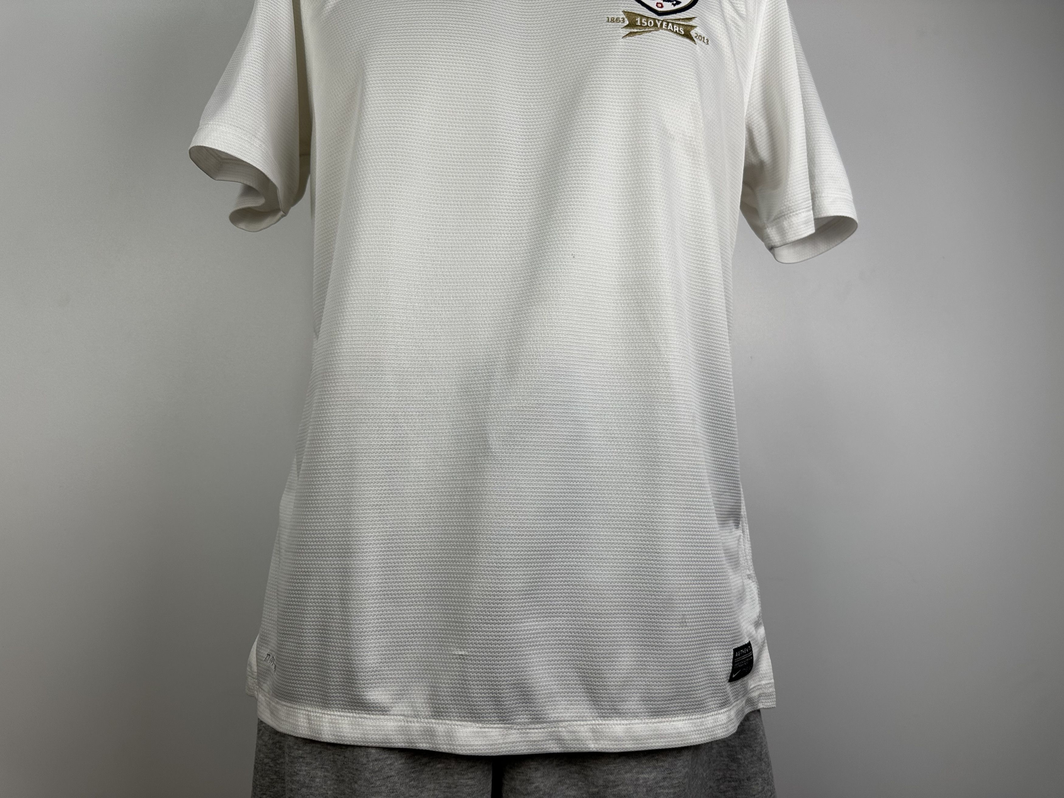Nike ENGLAND 2013 14 HOME FOOTBALL SHIRT SOCCER JERSEY NIKE SZ L Size US L / EU 52-54 / 3 - 5 Thumbnail