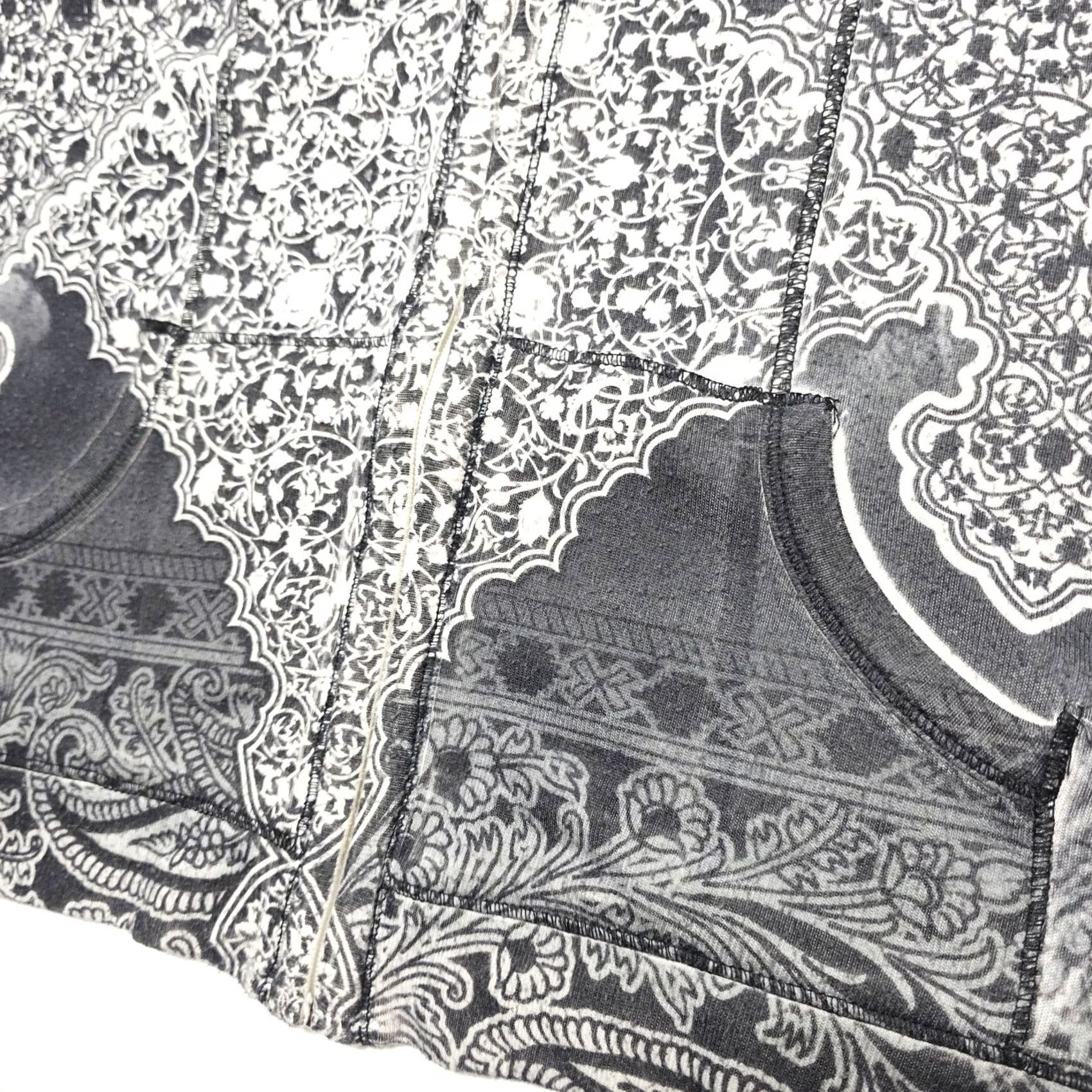 Vintage VINTAGE Christopher & Banks Paisley Embellished Graphic Hoodie Full Zip Y2k Size Medium Women Size M / US 6-8 / IT 42-44 - 5 Thumbnail