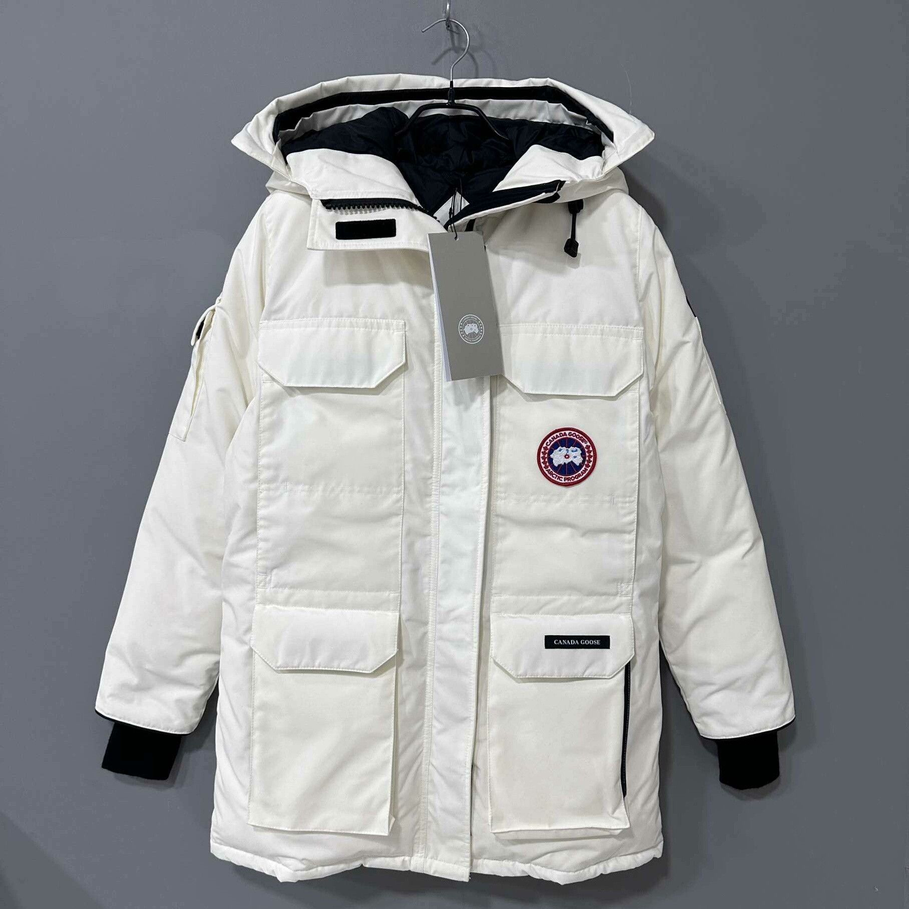 Canada Goose Canada Goose White Heavy Coat M Men Size US M / EU 48-50 / 2 - 1 Thumbnail