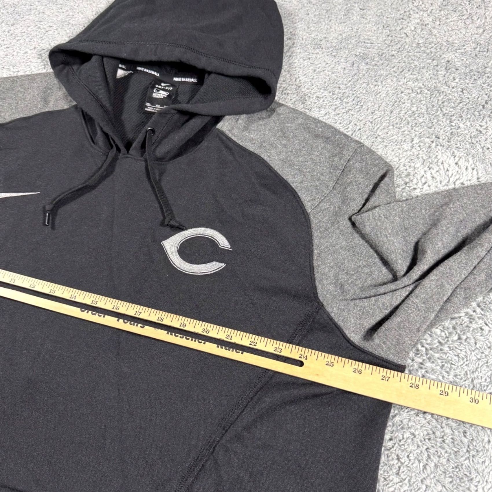 Nike Nike MLB Chicago Cubs Sleeveless Hoodie Mens 2XL Black Pockets Dri-FIT Athletic Logo Embroidered Kangaroo Pocket 3/4 Sleeve Varsity Style Size US XXL / EU 58 / 5 - 8 Thumbnail