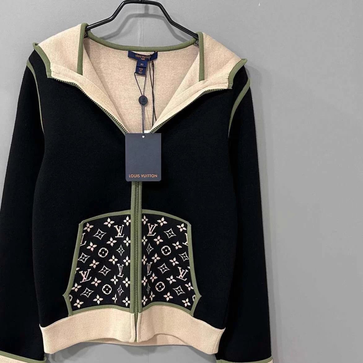 Louis Vuitton All-over print patchwork zip-up jacket, LV/Louis Vuitton Size XS / US 0-2 / IT 36-38 - 1 Thumbnail