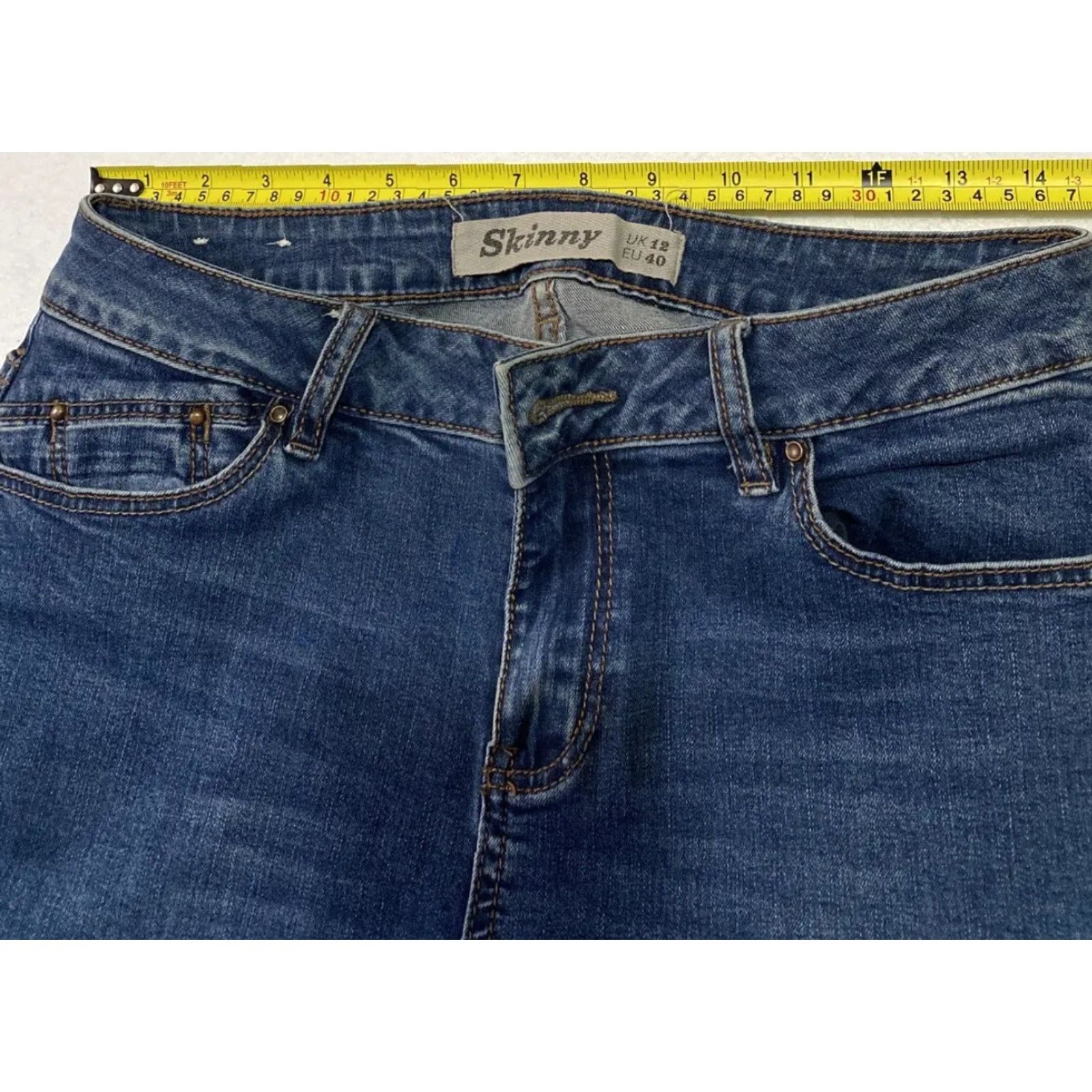 Vintage Skinny Jeans Women's Size 8 Denim Blue 27 Inseam 5-Pocket Zip Button Slim Mid Rise Stretch Cotton Blend Casual Modern 8 Regular Jeans Mens? Size 30" / US 8 / IT 44 - 6 Thumbnail