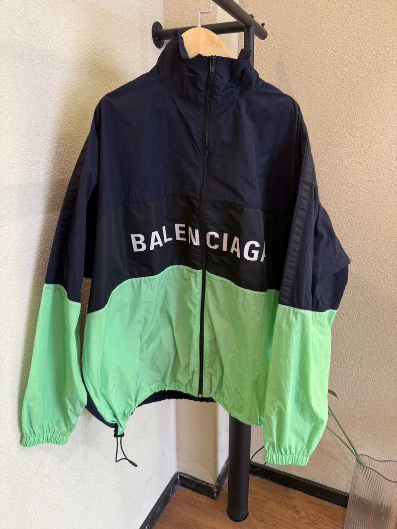 Balenciaga Balenciaga size 34 Black body with fluorescent green stitc Size XS / US 0-2 / IT 36-38 - 1 Thumbnail