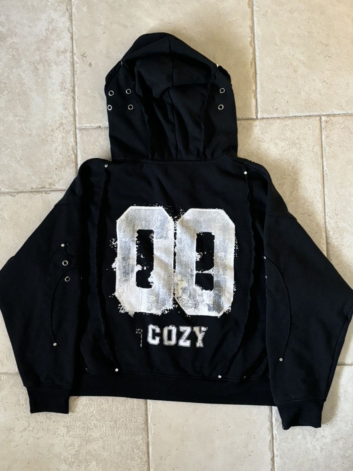 Cozy Worldwide zip