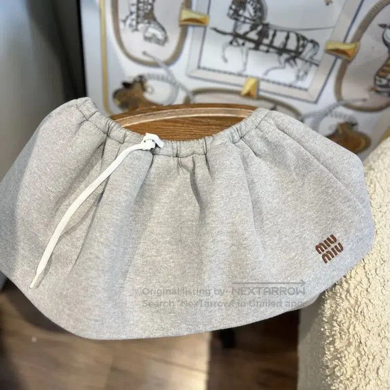 Miu Miu Miu Miu Women's Gray Casual Shorts . Size 28" / US 6 / IT 42 - 2 Thumbnail