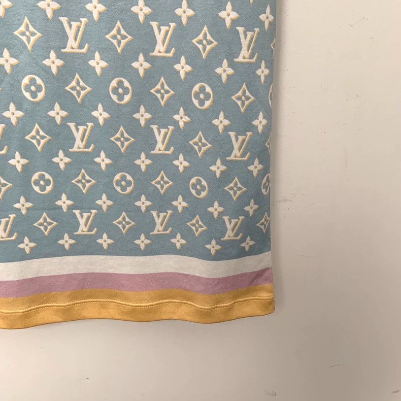 Louis Vuitton Louis Vuitton Light blue cotton round-necked short-sleeved Size XS / US 0-2 / IT 36-38 - 4 Thumbnail